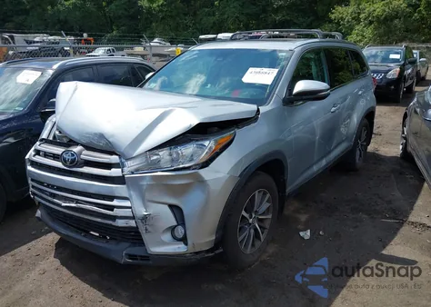 2019 Toyota Highlander Xle z USA, uszkodzony, nr VIN 5TDJZRFH7KS605483